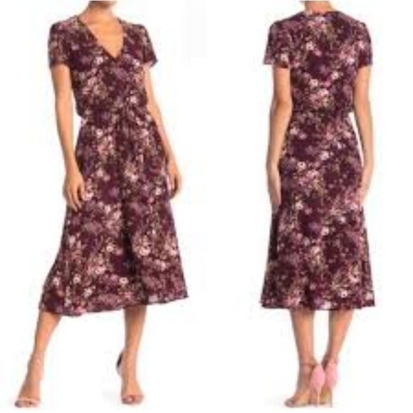 WAYF v-neck dress size Medium EUC - Picture 2 of 6